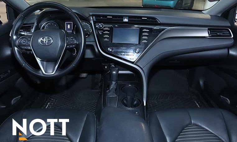 2019 TOYOTA CAMRY SE