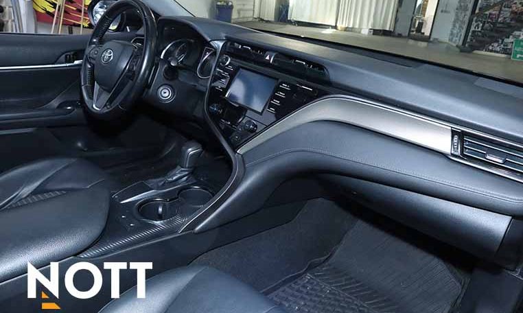 2019 TOYOTA CAMRY SE