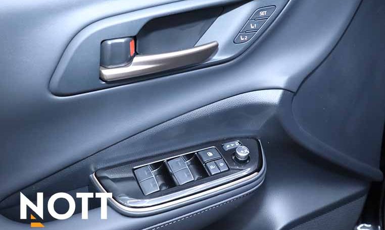 2025 TOYOTA CROWN SIGNIA LIMITED