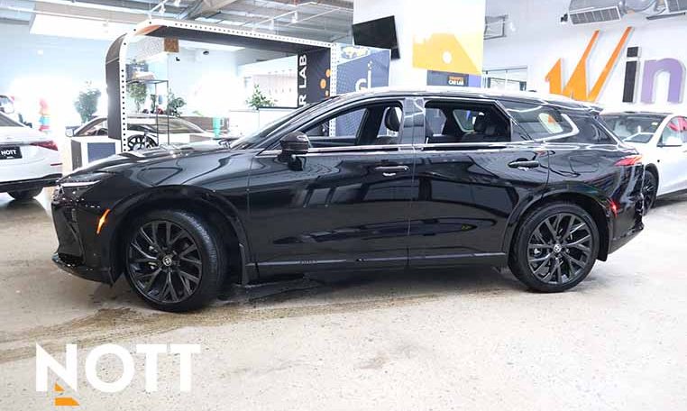 2025 TOYOTA CROWN SIGNIA LIMITED