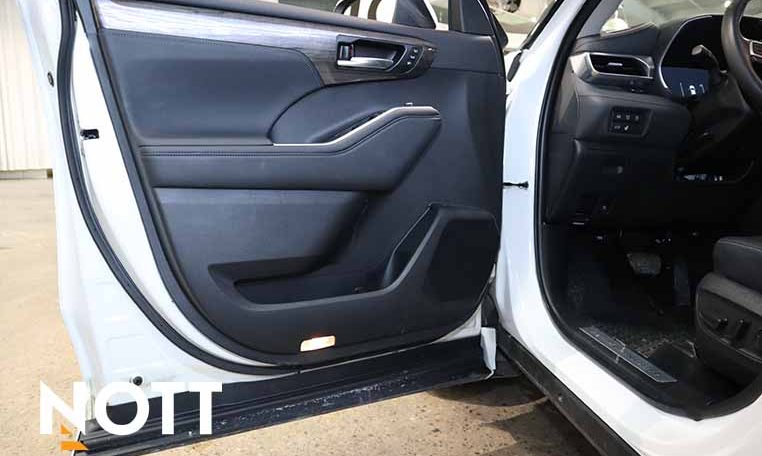 2024 TOYOTA HIGHLANDER LIMITED | No Accidents