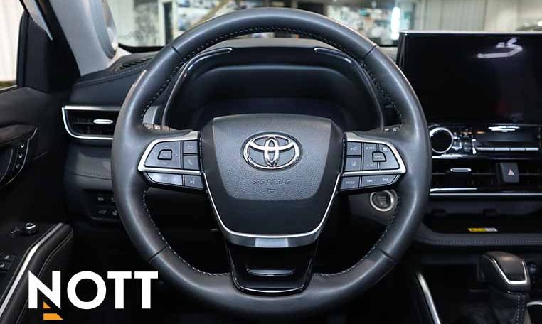 2024 TOYOTA HIGHLANDER LIMITED | No Accidents