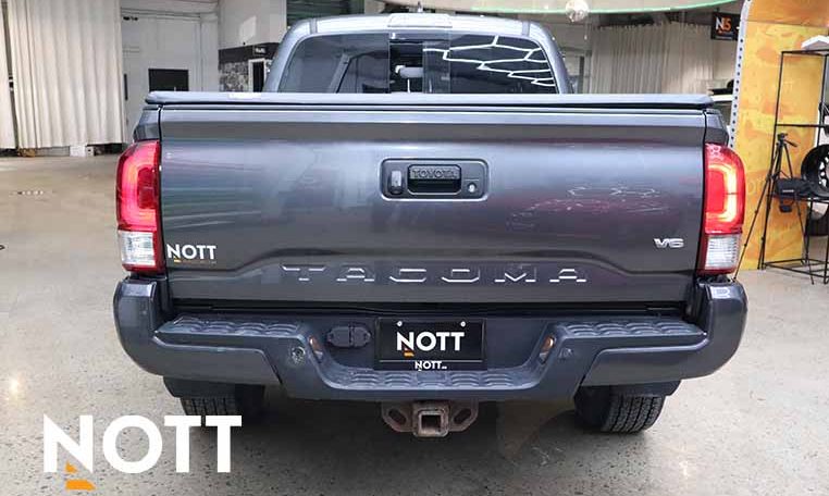 2017 TOYOTA TACOMA  DOUBLE CAB V6 LOCAL