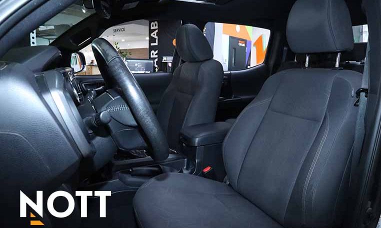 2017 TOYOTA TACOMA  DOUBLE CAB V6 LOCAL