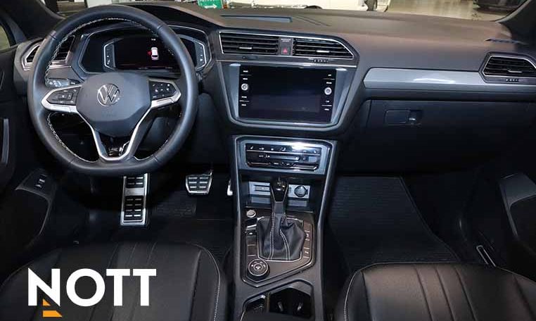 2023 VOLKSWAGEN TIGUAN COMFORTLINE R-LINE BLACK EDITION | LOCAL | ONE OWNER | NO ACCIDENTS