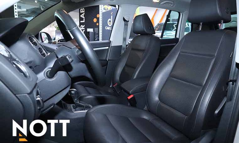 2015 VOLKSWAGEN TIGUAN LOW KM | ON WINTER TIRES