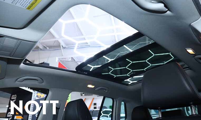 2015 VOLKSWAGEN TIGUAN LOW KM | ON WINTER TIRES