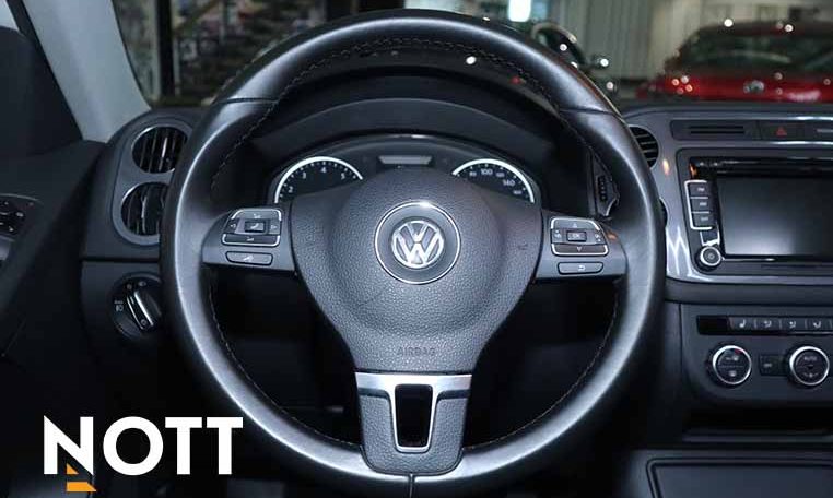 2015 VOLKSWAGEN TIGUAN LOW KM | ON WINTER TIRES