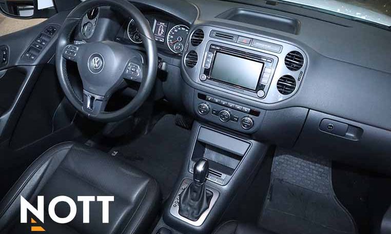 2015 VOLKSWAGEN TIGUAN LOW KM | ON WINTER TIRES