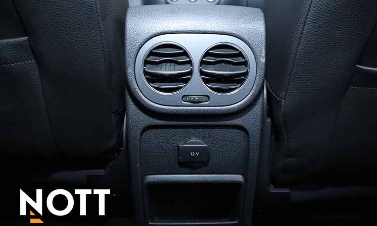 2015 VOLKSWAGEN TIGUAN LOW KM | ON WINTER TIRES