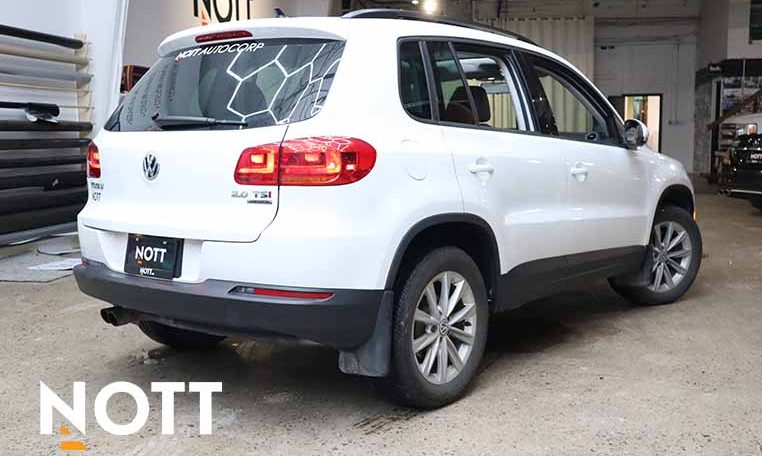 2015 VOLKSWAGEN TIGUAN LOW KM | ON WINTER TIRES