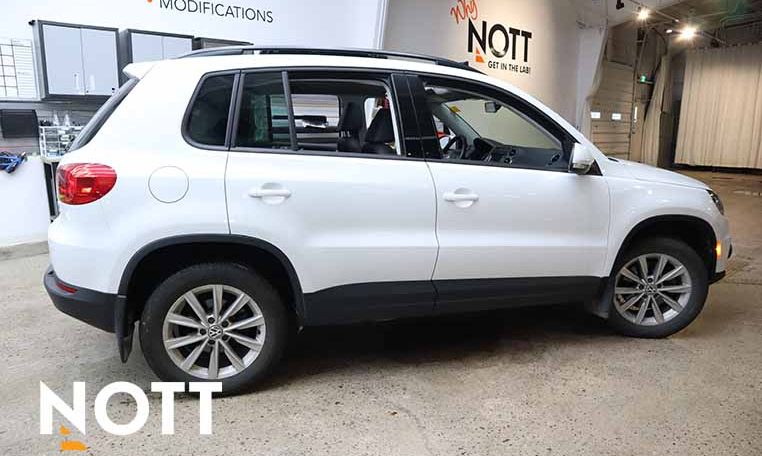 2015 VOLKSWAGEN TIGUAN LOW KM | ON WINTER TIRES