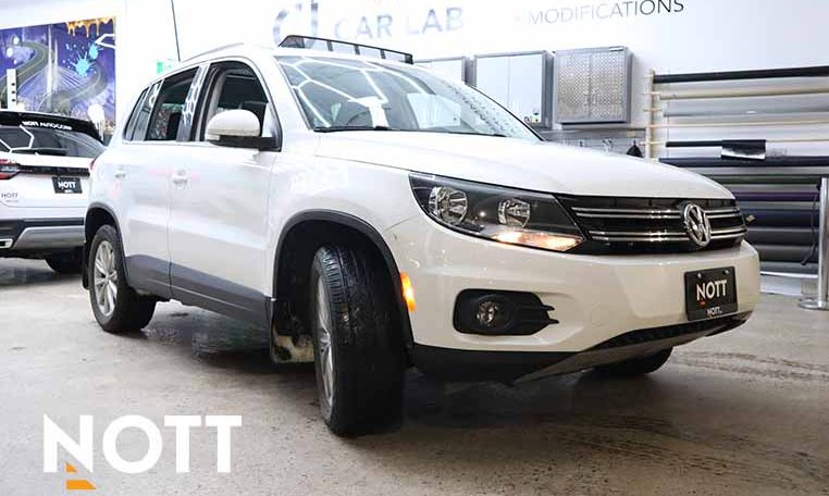 2015 VOLKSWAGEN TIGUAN LOW KM | ON WINTER TIRES