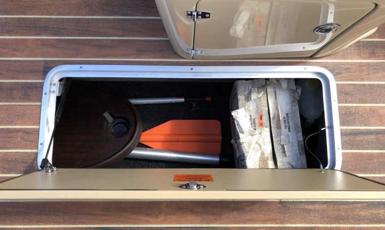 2015 SOUTH BAY 724 SPORT DLX Tritoon Boat 200HP Evinrude/24' Sport Tritoon Boat