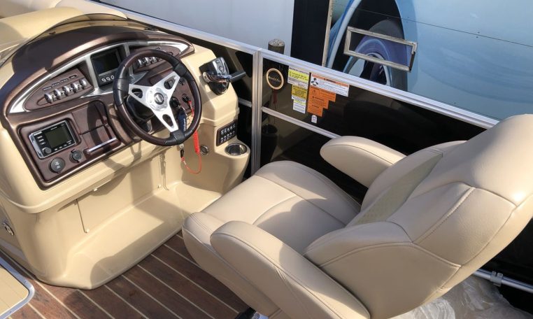 2015 SOUTH BAY 724 SPORT DLX Tritoon Boat 200HP Evinrude/24' Sport Tritoon Boat