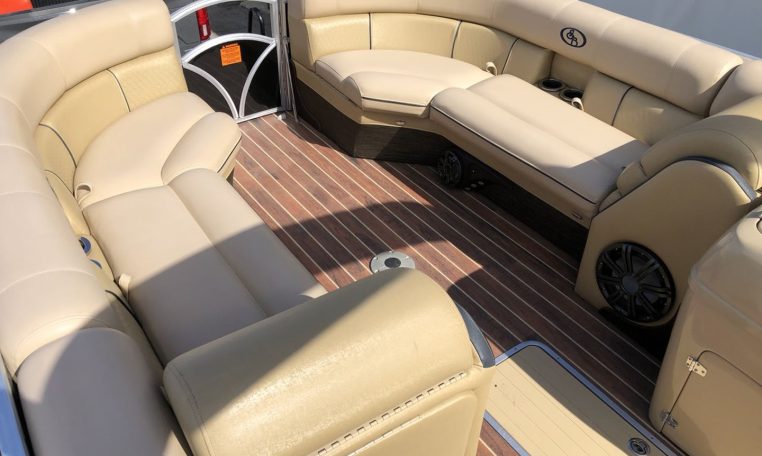 2015 SOUTH BAY 724 SPORT DLX Tritoon Boat 200HP Evinrude/24' Sport Tritoon Boat