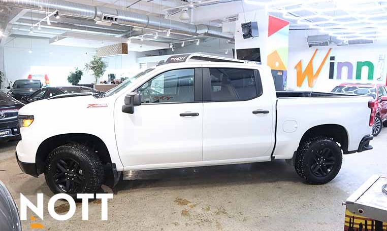 2023 CHEVROLET SILVERADO 1500 TRAIL BOSS CUSTOM NO ACCIDENTS - LOW KM'S