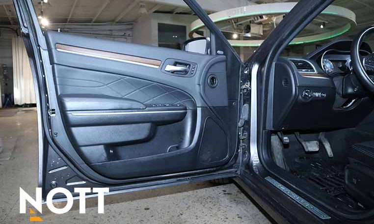 2015 CHRYSLER 300C PLATINUM