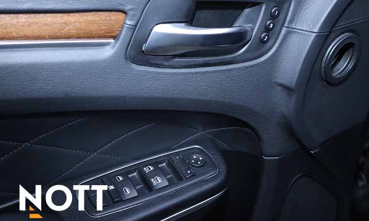 2015 CHRYSLER 300C PLATINUM