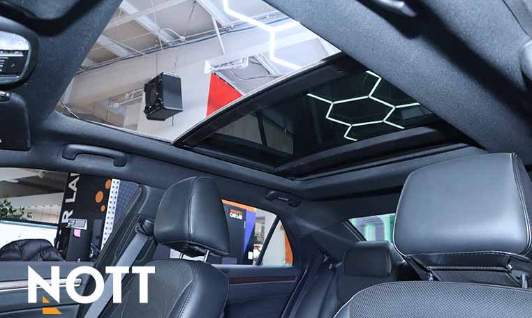 2015 CHRYSLER 300C PLATINUM