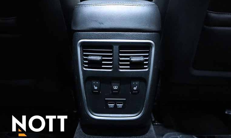 2015 CHRYSLER 300C PLATINUM