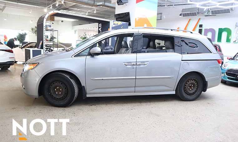 2016 HONDA ODYSSEY TOURING ONE OWNER | LOW KM | FAMILY VAN