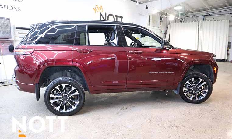2023 JEEP GRAND CHEROKEE OVERLAND Low KMs | Fully Loaded