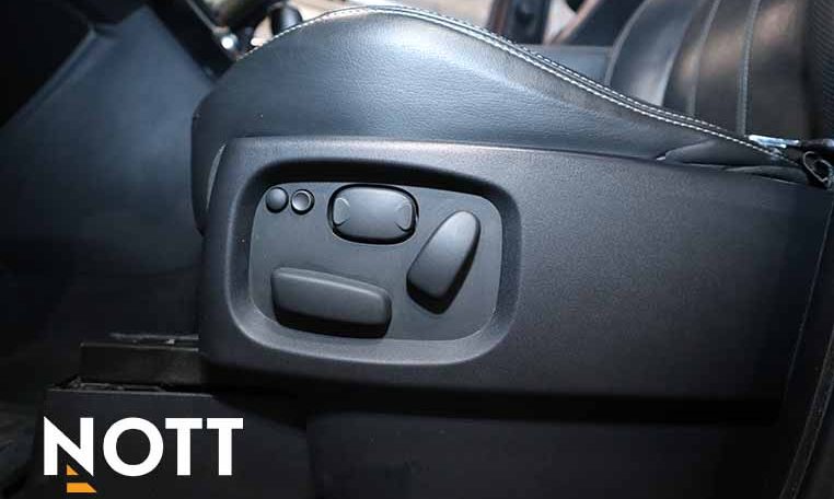 2013 LAND ROVER RANGE ROVER SPORT HSE | 2 Sets of Wheels