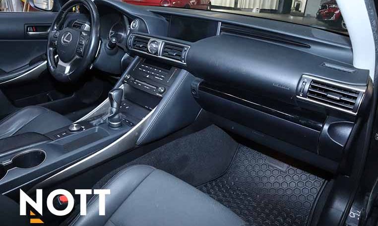 2020 LEXUS IS 300 | No Accidents