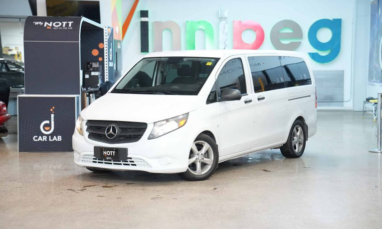 2016 MERCEDES-BENZ METRIS  WB 126 | Low KM's | 8 Passenger Seating | 2 Sets of Tires