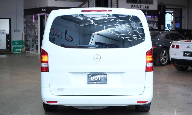 2016 MERCEDES-BENZ METRIS  WB 126 | Low KM's | 8 Passenger Seating | 2 Sets of Tires