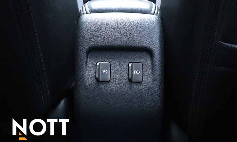 2024 NISSAN KICKS SR | 2 SETS OF WHEELS | LOCAL MB