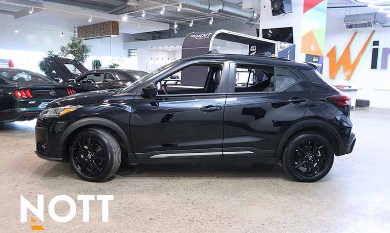 2024 NISSAN KICKS SR | 2 SETS OF WHEELS | LOCAL MB