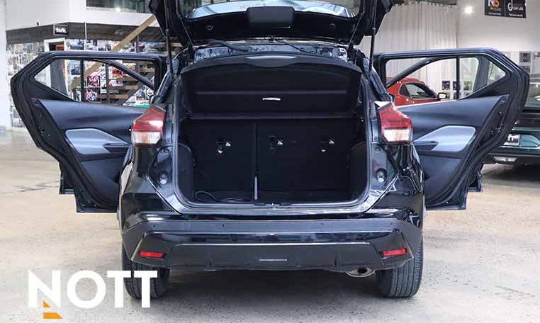 2024 NISSAN KICKS SR | 2 SETS OF WHEELS | LOCAL MB