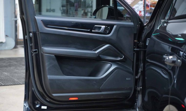 2020 PORSCHE Cayenne | All-Wheel Drive