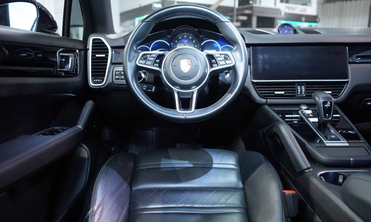 2020 PORSCHE Cayenne | All-Wheel Drive