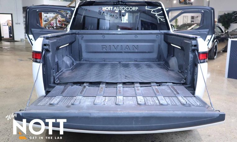 2023 RIVIAN R1T Adventure Quad-Motor Large Pack | Large Pack