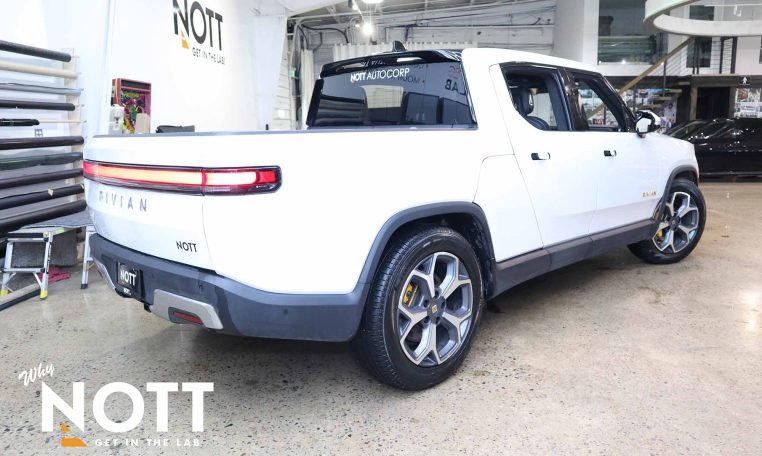 2023 RIVIAN R1T Adventure Quad-Motor Large Pack | Large Pack