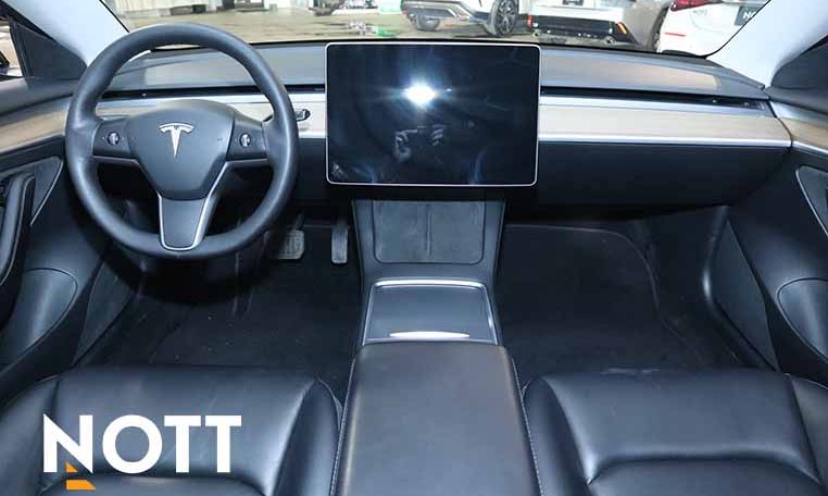 2021 TESLA MODEL 3 LONG RANGE | Wireless Phone Charging