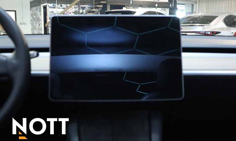 2021 TESLA MODEL 3 LONG RANGE | Wireless Phone Charging