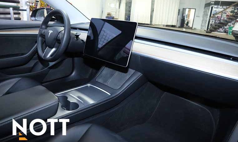 2021 TESLA MODEL 3 LONG RANGE | Wireless Phone Charging