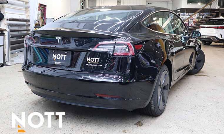 2021 TESLA MODEL 3 LONG RANGE | Wireless Phone Charging