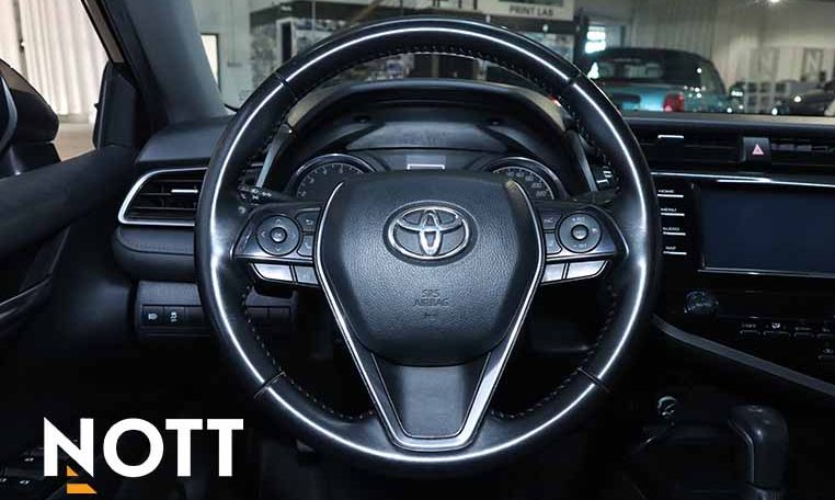 2019 TOYOTA CAMRY SE