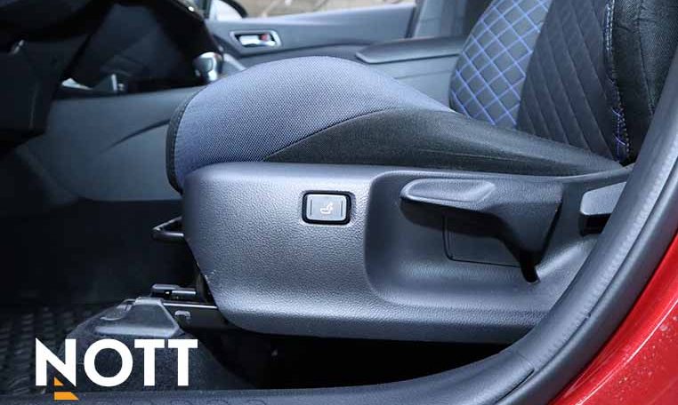 2021 TOYOTA CHR XLE PREMIUM | NO ACCIDENTS | LOCAL MB VEHICLE | TWO SETS OF WHEELS