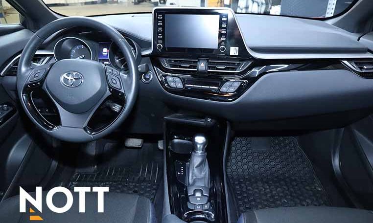 2021 TOYOTA CHR XLE PREMIUM | NO ACCIDENTS | LOCAL MB VEHICLE | TWO SETS OF WHEELS