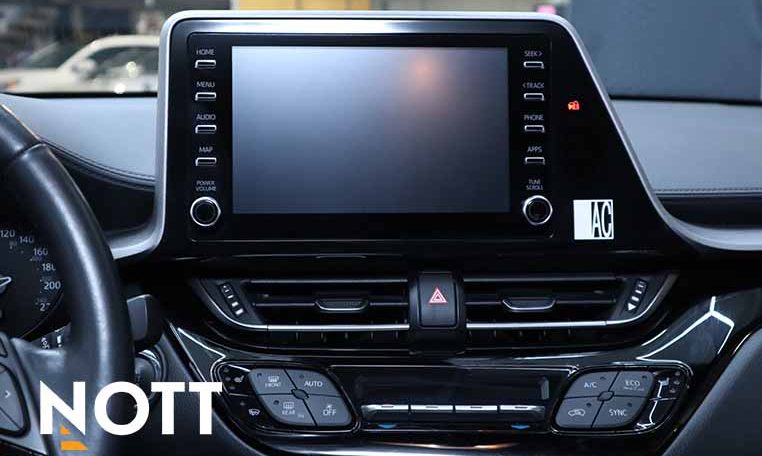 2021 TOYOTA CHR XLE PREMIUM | NO ACCIDENTS | LOCAL MB VEHICLE | TWO SETS OF WHEELS