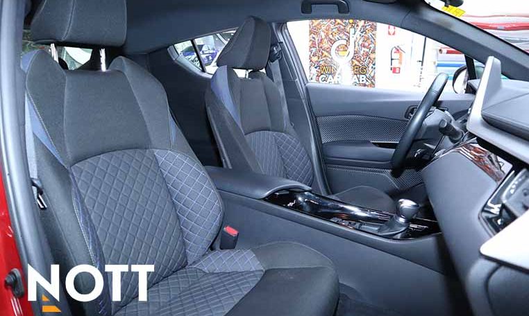 2021 TOYOTA CHR XLE PREMIUM | NO ACCIDENTS | LOCAL MB VEHICLE | TWO SETS OF WHEELS