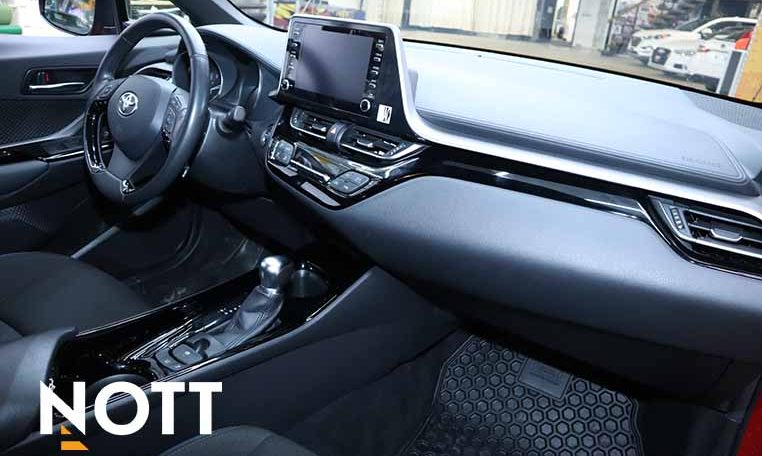 2021 TOYOTA CHR XLE PREMIUM | NO ACCIDENTS | LOCAL MB VEHICLE | TWO SETS OF WHEELS