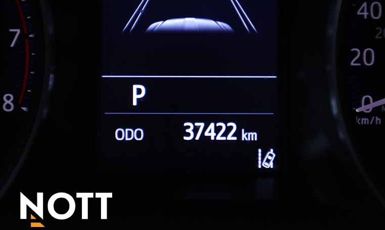 2021 TOYOTA CHR XLE PREMIUM | NO ACCIDENTS | LOCAL MB VEHICLE | TWO SETS OF WHEELS