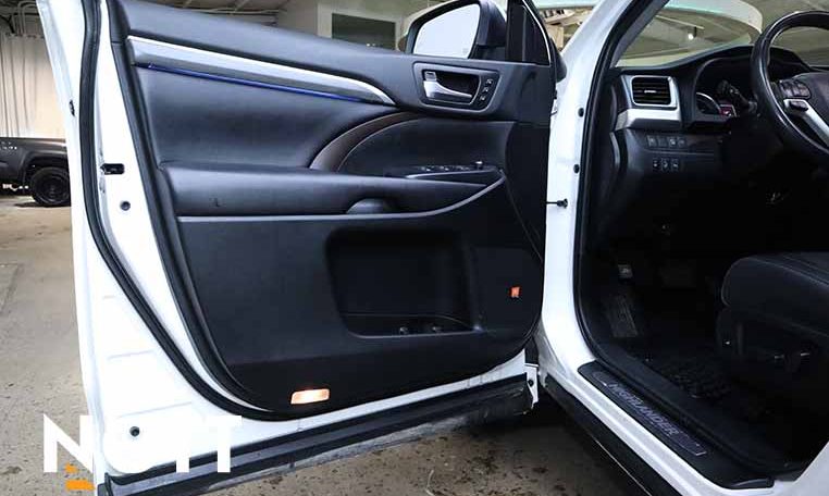 2019 TOYOTA HIGHLANDER HYBRID LIMITED | 7-Passenger | Hybrid | No accidents | New Front Brakes